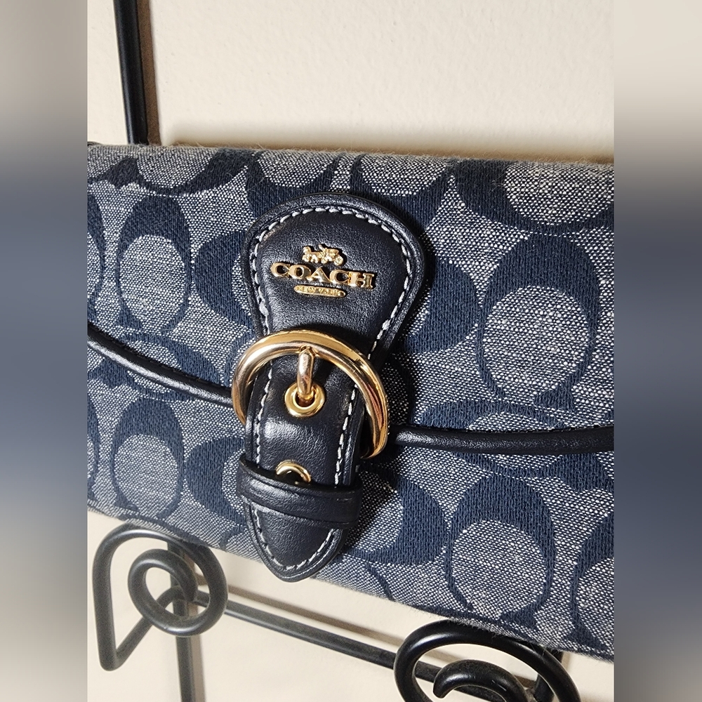 Coach Kleo Wallet Signature Chambray Smooth Leather Buckle Snap Blue Denim - Picture 4 of 10